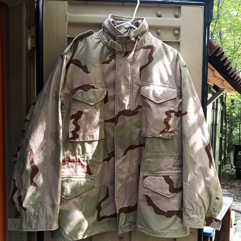 Cold weather field coat desert camo large/reg